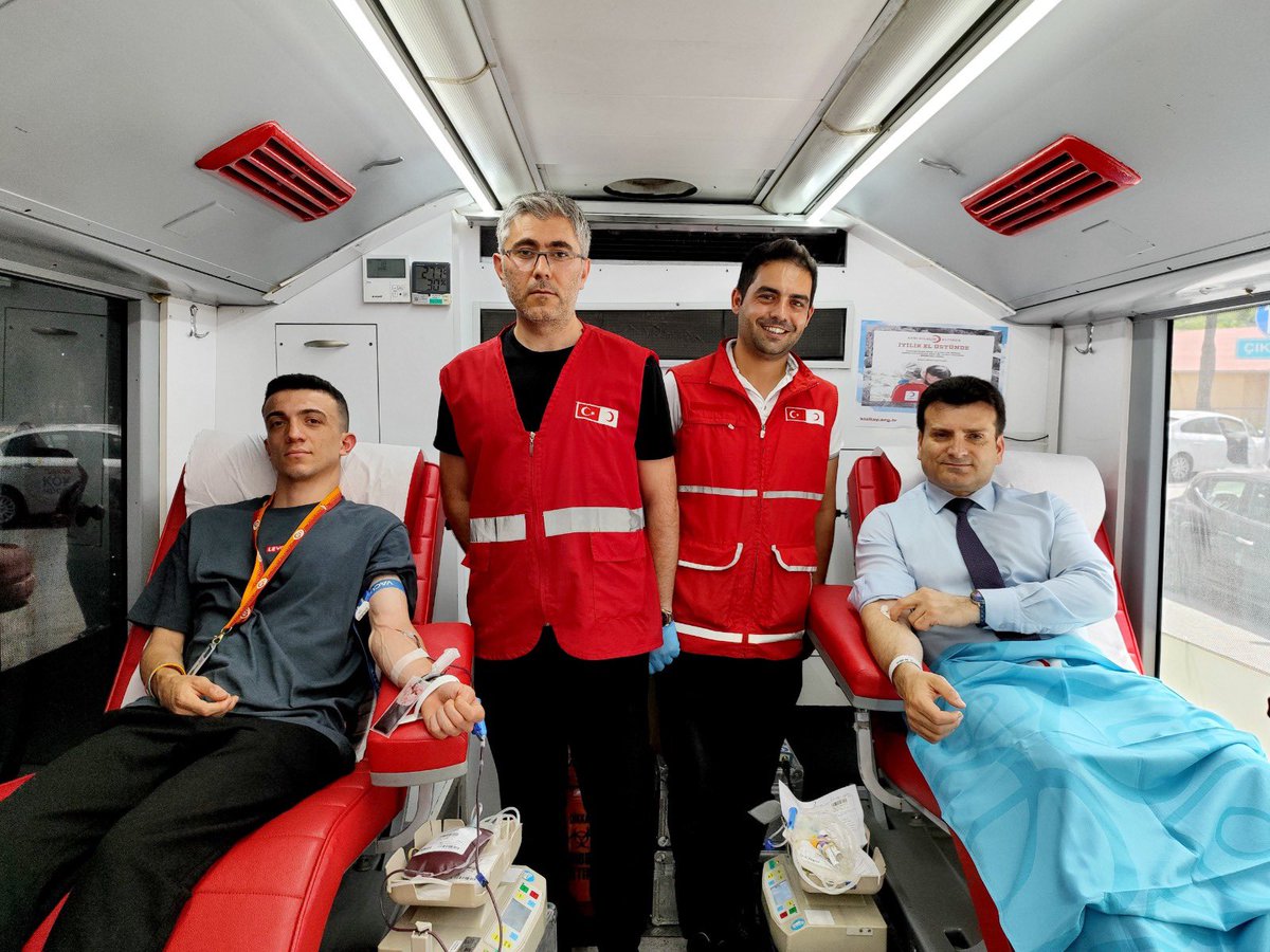 nurettin_yiyit's tweet photo. Türk Kızılay’ın 156. kuruluş yıl dönümü ve 14 Haziran Dünya Kan Bağışçıları Günü münasebetiyle, Kızılay ve hastanemizin iş birliğinde "Kan Bağışı" kampanyası gerçekleştirdik.
#Kızılay #DünyaKanBağışçılarıGünü #Zeytinburnu #ZeytinburnuKızılay #kasder #efder #kasid https://t.co/9TOzCPTX6h