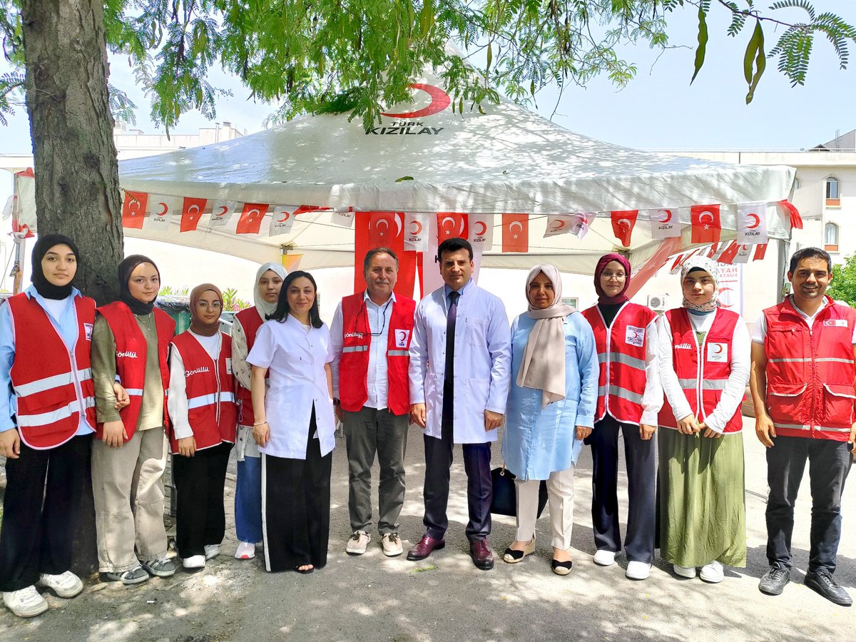 nurettin_yiyit's tweet photo. Türk Kızılay’ın 156. kuruluş yıl dönümü ve 14 Haziran Dünya Kan Bağışçıları Günü münasebetiyle, Kızılay ve hastanemizin iş birliğinde "Kan Bağışı" kampanyası gerçekleştirdik.
#Kızılay #DünyaKanBağışçılarıGünü #Zeytinburnu #ZeytinburnuKızılay #kasder #efder #kasid https://t.co/9TOzCPTX6h