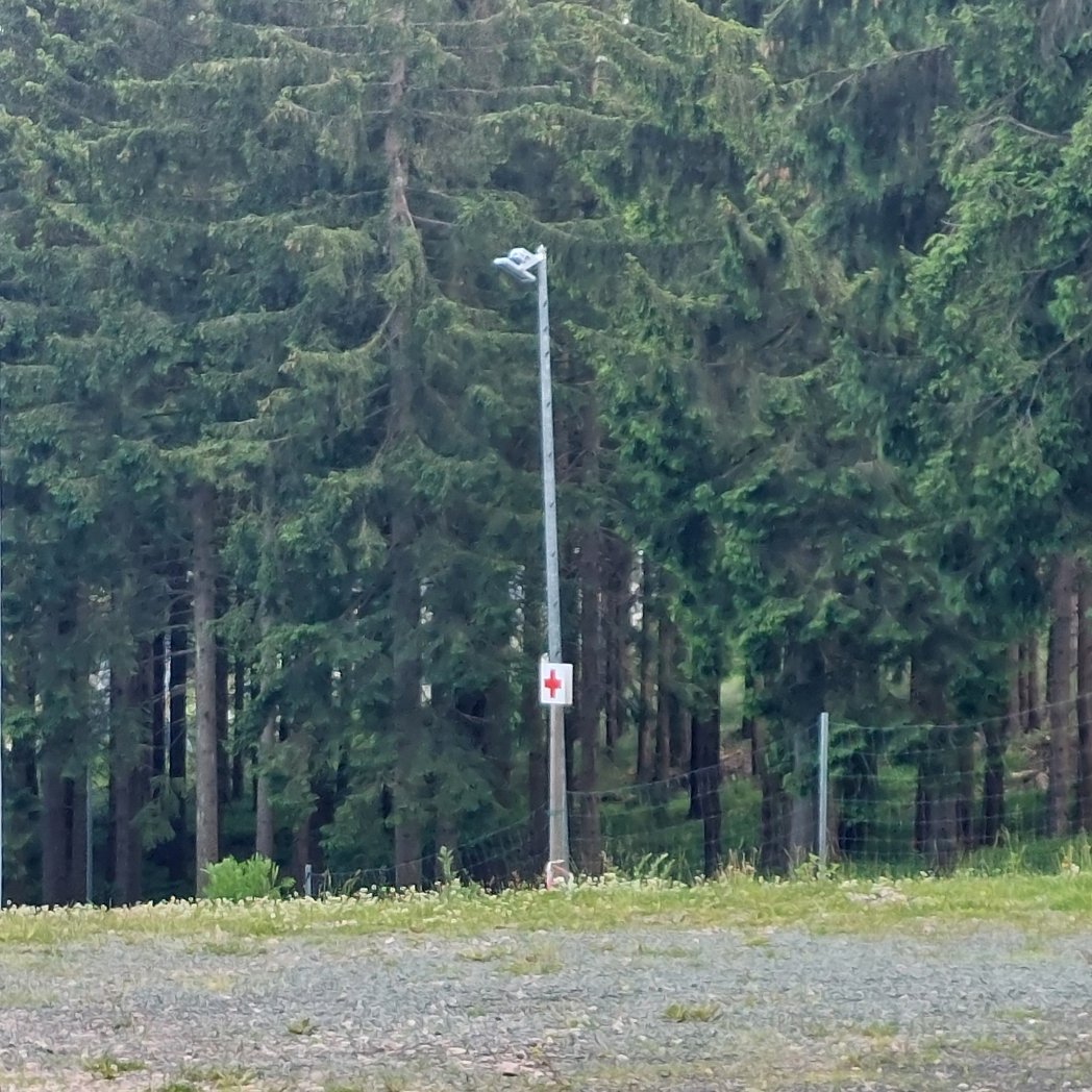 dauntlessclaire's tweet photo. During our hike, I found this random first aid box on a pole underneath a lamp post... Should I call Alan Wake?? 😨 https://t.co/s7JEH8VWeU