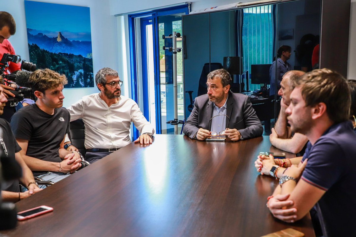 #Legislatives2024 🗳️ Aux côtés ce soir de <a href="/pacolombani/">Paul-André Colombani</a> pour sa première conférence de presse. En cette période troublée, plus que jamais déterminés derrière un objectif clair : réélire un député Corse, fidèle aux valeurs de son peuple et de son histoire !

La période qui s’ouvre