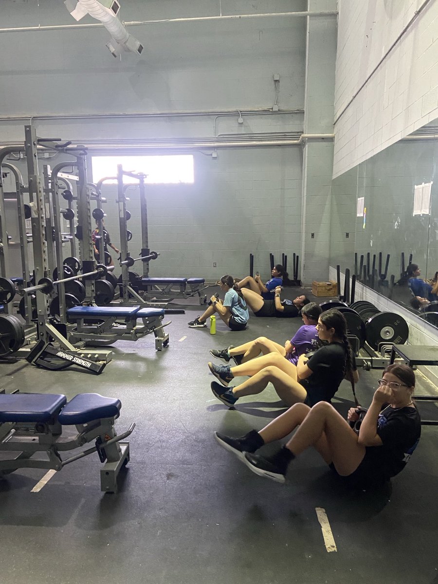 GrullaV's tweet photo. Gator 🐊 Gains 
Summer Volleyball 🏐 @ GHS

#HardWork
#GrullaNation https://t.co/VlQPv1Zjt5