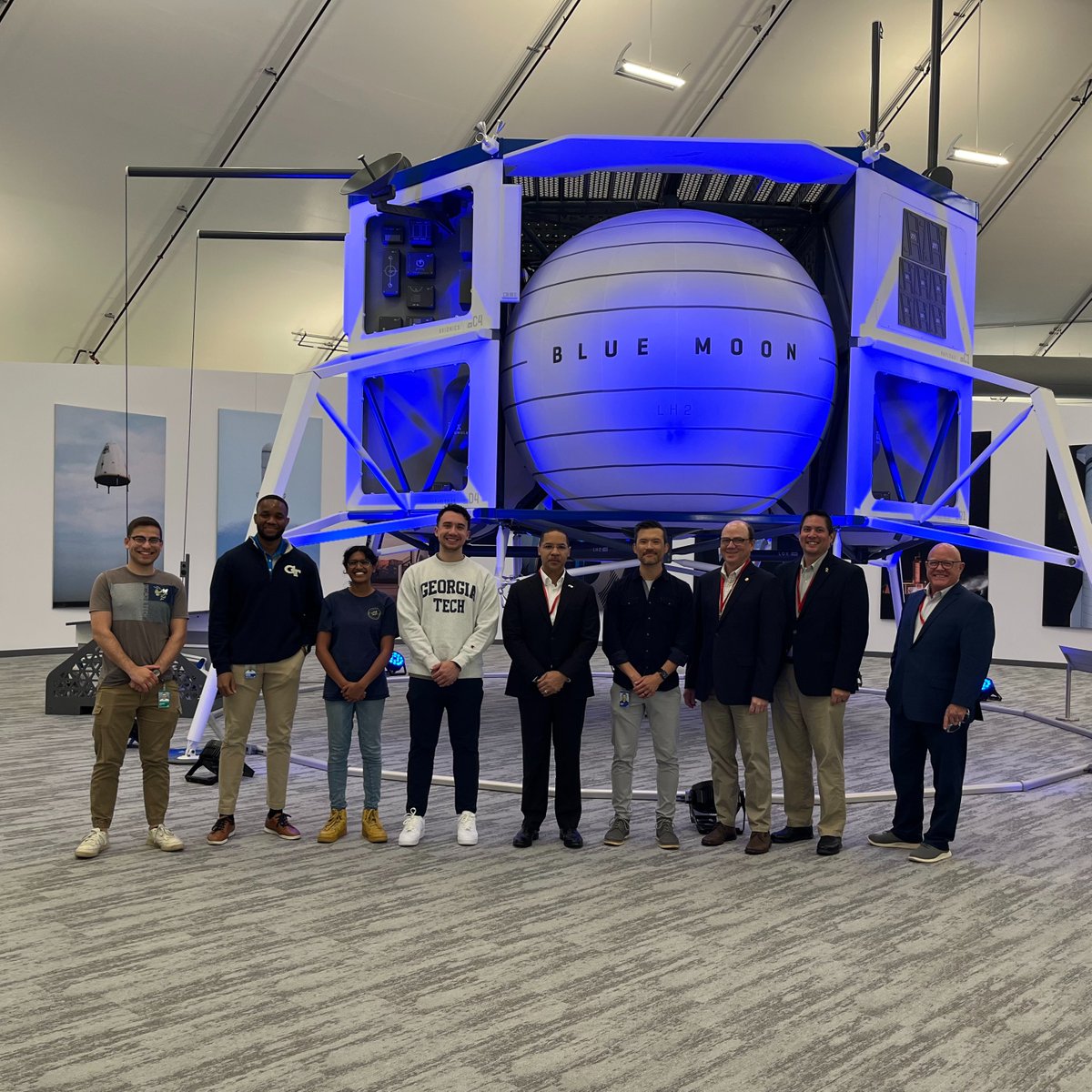 We had an amazing day at @BlueOrigin and ran into a swarm of Yellow Jackets. 📸: Joseph Gelin, Daniel Nwachukwu, Sajni Saravanan, Kevin Rubio, <a href="/Mitch_lr_Walker/">Mitchell Walker</a>, Christopher Tanner, Glenn Lightsey, Ricardo Hubler, and Jeff Davis.#GTaerospace #GTalumni 🐝