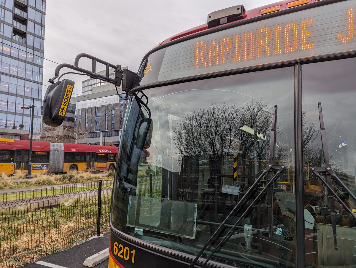 seattledot's tweet photo. Connecting Downtown Seattle with Belltown, SLU, Eastlake, and the U District, RapidRide J modernizes streets to improve @KingCountyMetro bus speed, accessibility, and reliability.
It's one of ten #LevyToMoveSeattle projects moving forward.
https://t.co/OoWs20LR0X https://t.co/CEngLw2SYj