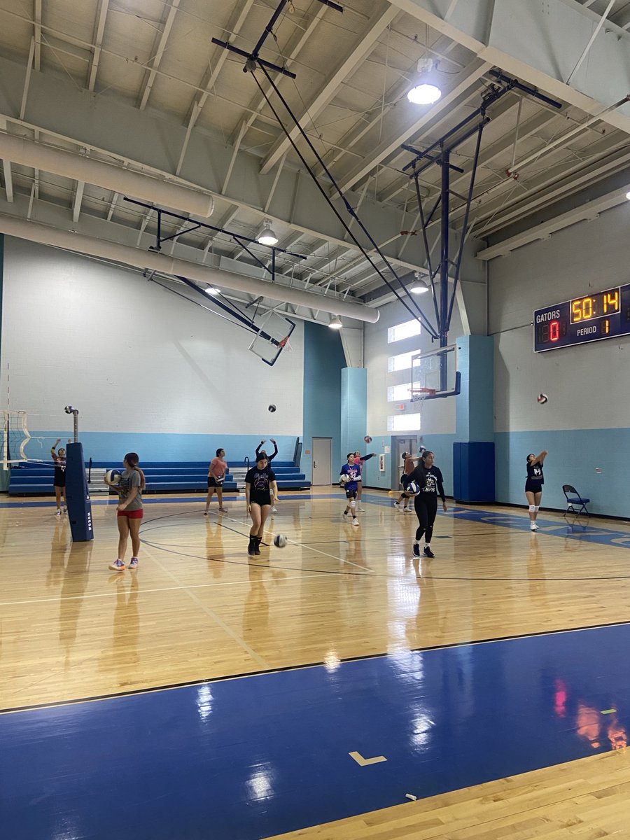 GrullaV's tweet photo. Gator 🐊 Gains
Summer Volleyball 🏐 @GHS https://t.co/o35a5ae1vG
