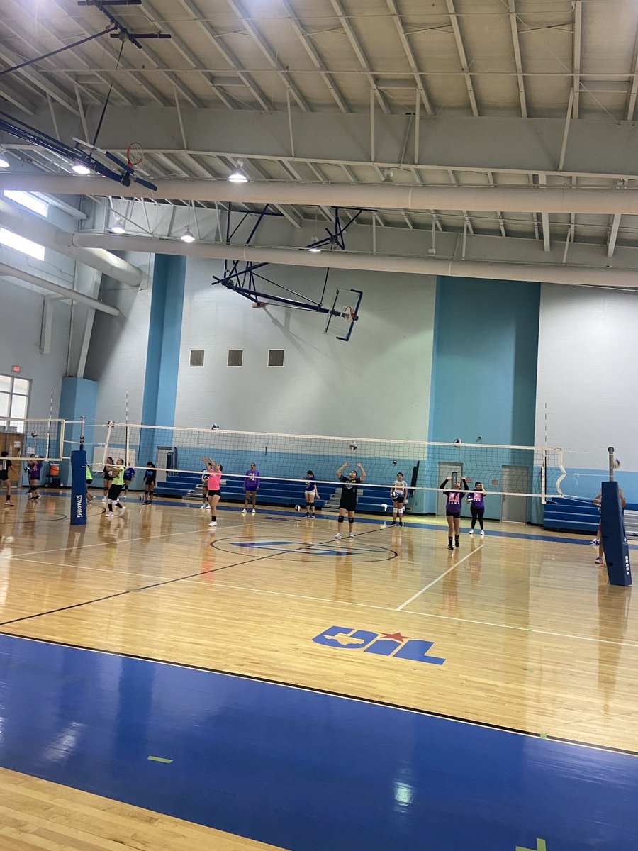 GrullaV's tweet photo. Gator 🐊 Gains
Summer Volleyball 🏐 @GHS https://t.co/o35a5ae1vG