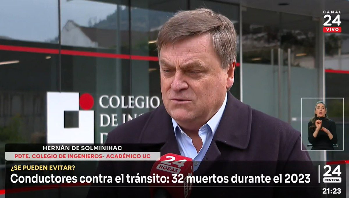 hdesolminihac's tweet photo. Multas y sanciones por conducir en contra tránsito. "Se puede reforzar la señalética y proteger a las personas que vienen en el sentido correcto (...) tratar de ver mecanismos de avisarles oportunamente"; anoche en noticiero central @24HorasTVN #Nacional https://t.co/FgIcKsVmM2 https://t.co/6q2o7fxalT