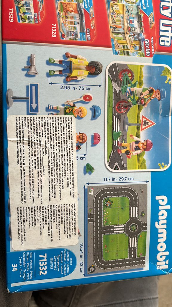 AdalbertoBarron's tweet photo. @playmobil Estimado Playmobil, en días pasados el 06/06/2024 he comprado un set de juego de educación vial 71332, el cual dentro venía con dos niñas y en el empaque refiere debe contener una niña y un niño, comentó el caso para que tomen en cuenta y no le pase esto a más clientes https://t.co/MreiJAXKVE