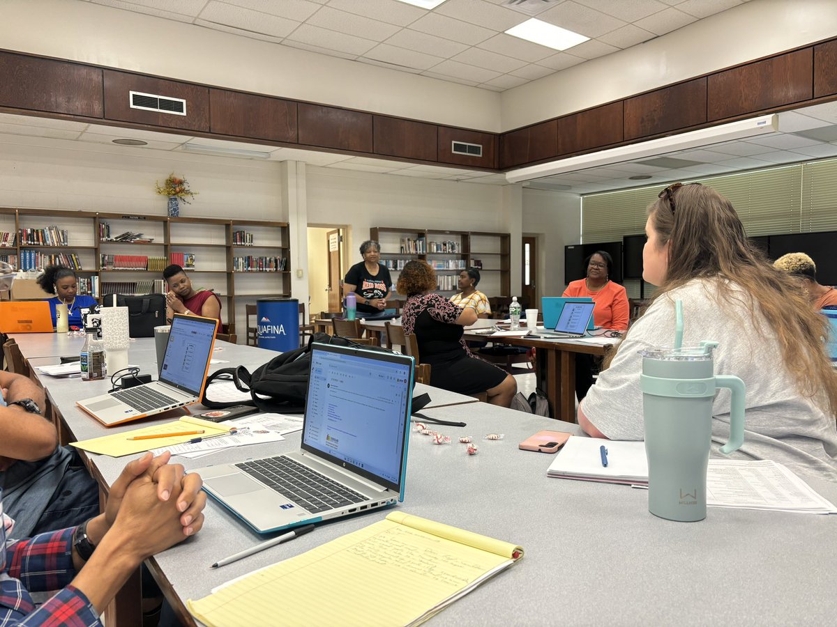 ReidRossCougars's tweet photo. Kudos to our SY 24-25 @ReidRossCougars’ SIT for working collaboratively to strategically set data based goals for the upcoming school year! #YearRoundSchools #Clopening #RRCSatRRCS https://t.co/K1RsMm64Ga