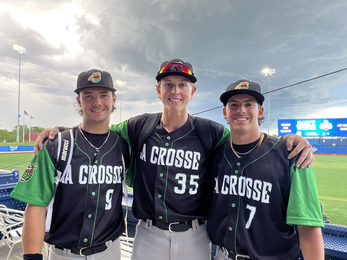 swiftme2's tweet photo. @laxloggers So cool! 3- 6A Hamilton high school 2 time state championship teammates back together again with the LA CROSSE LOGGERS! Amazing talent, and synergy with those three infielders... Cooper, Zach, Ryan! 💚🖤 
We see you!!! LETS GO! https://t.co/HFbmpC1uvK