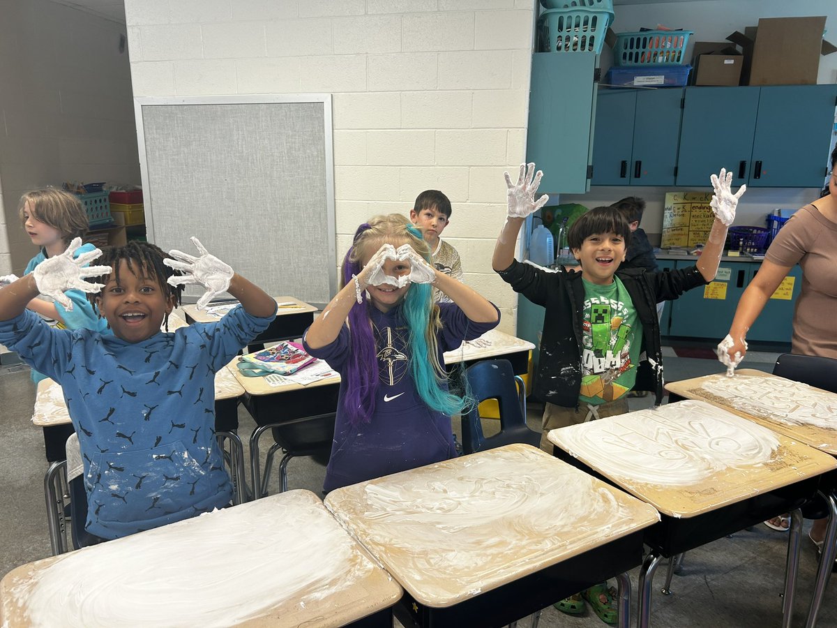 BrookeAmodei's tweet photo. Some end of year fun with shaving cream! 🫧♥️ @SolleyAACPS https://t.co/Sefsih1EeY