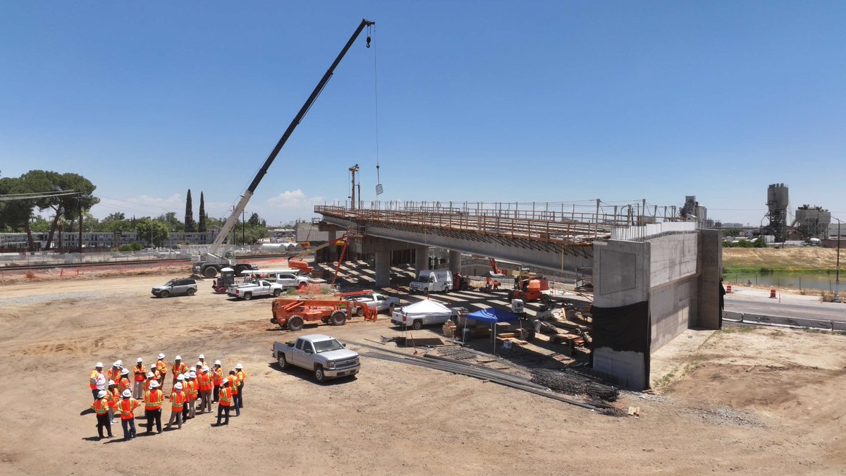 CA High-Speed Rail 🚄💨 tweet media