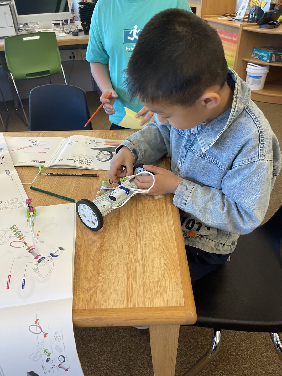 48Library's tweet photo. @LittleBits are always fun and engaging! @ps48r https://t.co/fJygKzXcnw