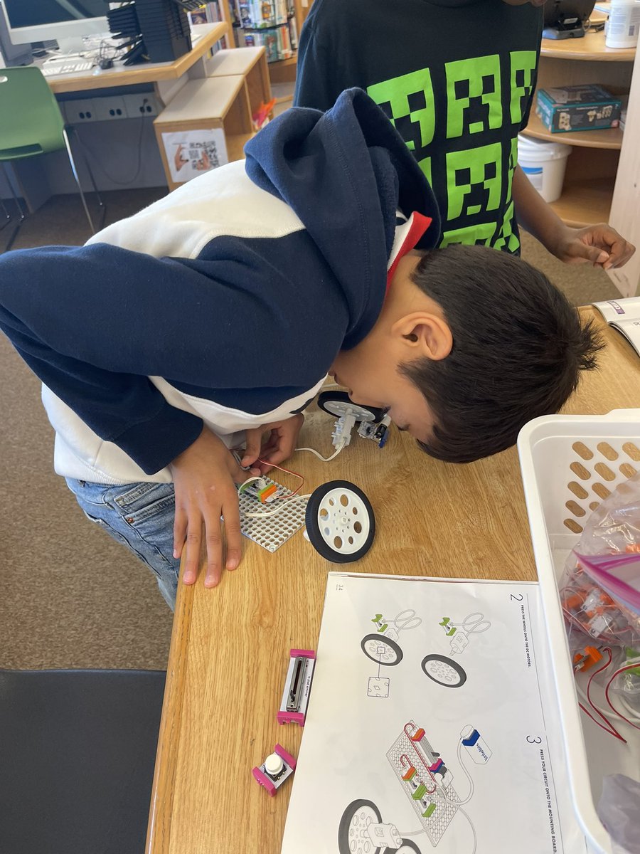 48Library's tweet photo. @LittleBits are always fun and engaging! @ps48r https://t.co/fJygKzXcnw