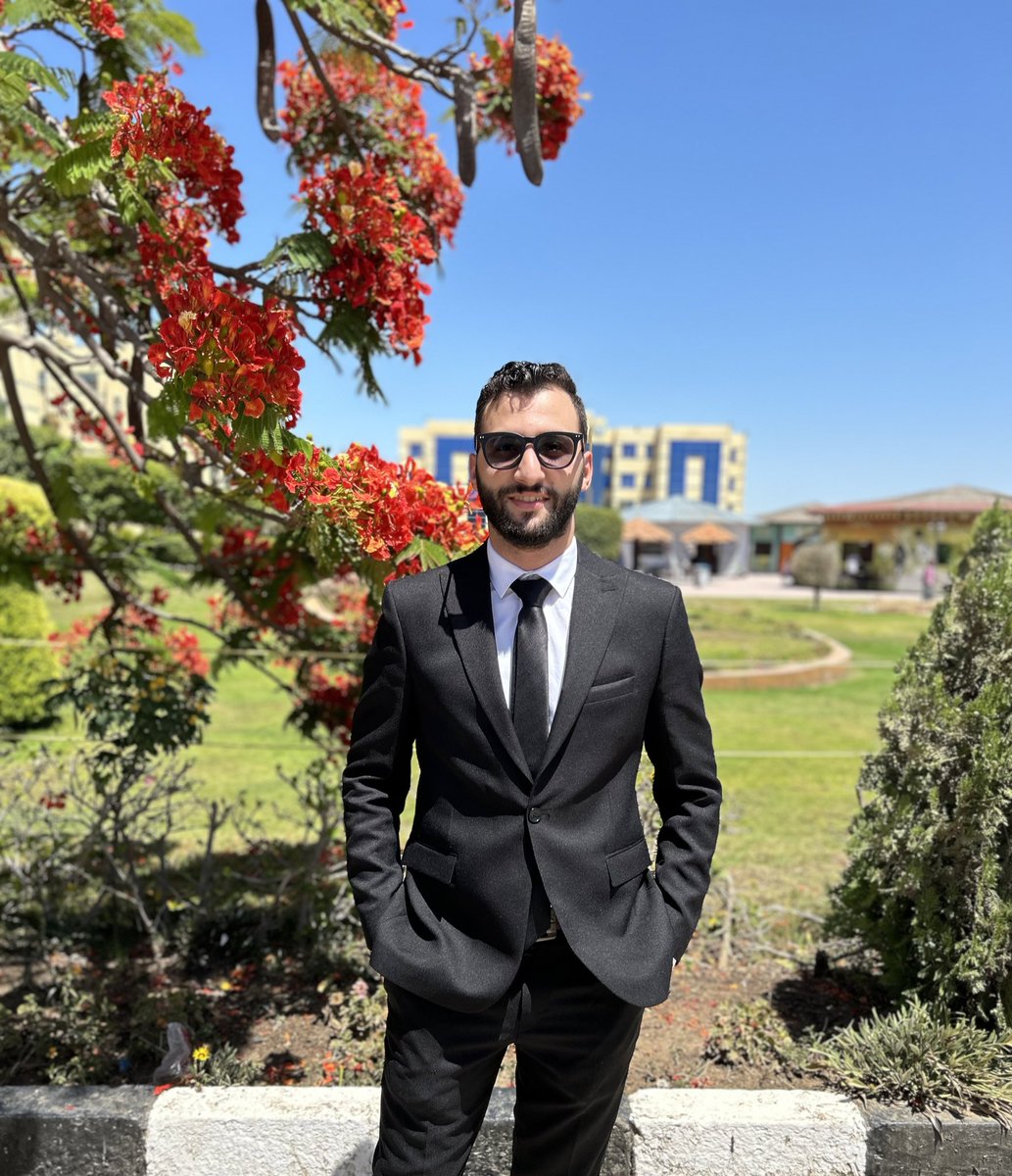 Elsaeid_01's tweet photo. 🎓❤️ https://t.co/QkWAfK4ooy
