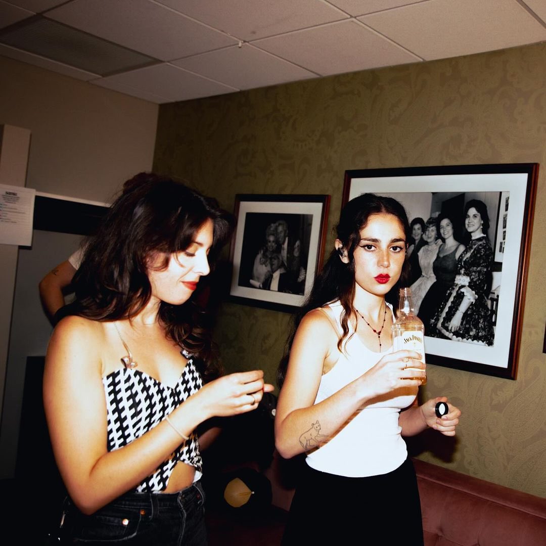 sotcfestival's tweet photo. .@samiatheband opening for @bleachersmusic US tour, which wraps up this saturday at shadow of the city 🐎
sotc festival 06.15.24
#samia #shadowofthecity https://t.co/5ZllyC24Bb
