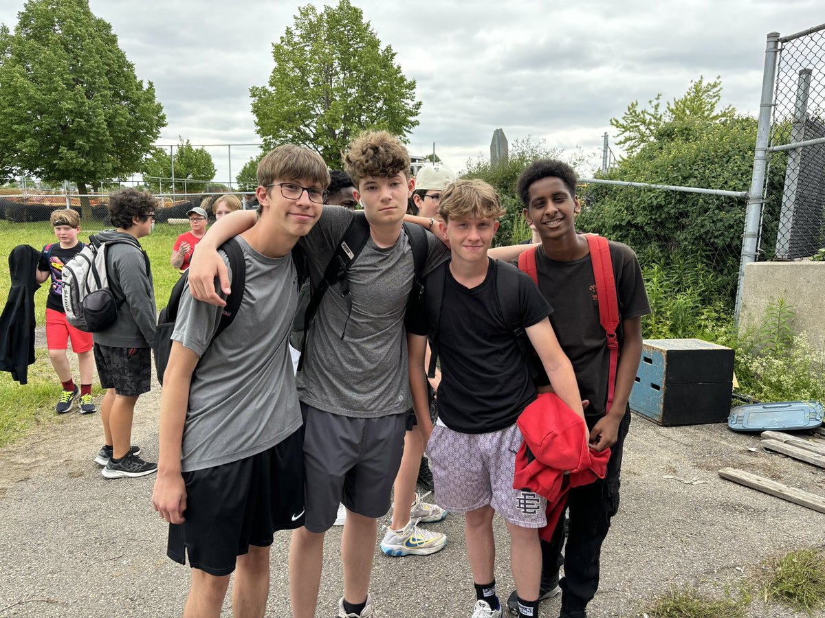 MrsM_Rocco's tweet photo. What an INCREDIBLE day at our Regional Track and Field Meet! Our CO-ED Relay Teams placed 1st and 3rd, and our Senior Boys placed 3rd! 🥇 🥉 All of our @MonsignorHaller athletes shone SO BRIGHT ✨ WAY TO GO HAWKS!! 🦅 @WaterlooCDSB https://t.co/px14vw4GxB