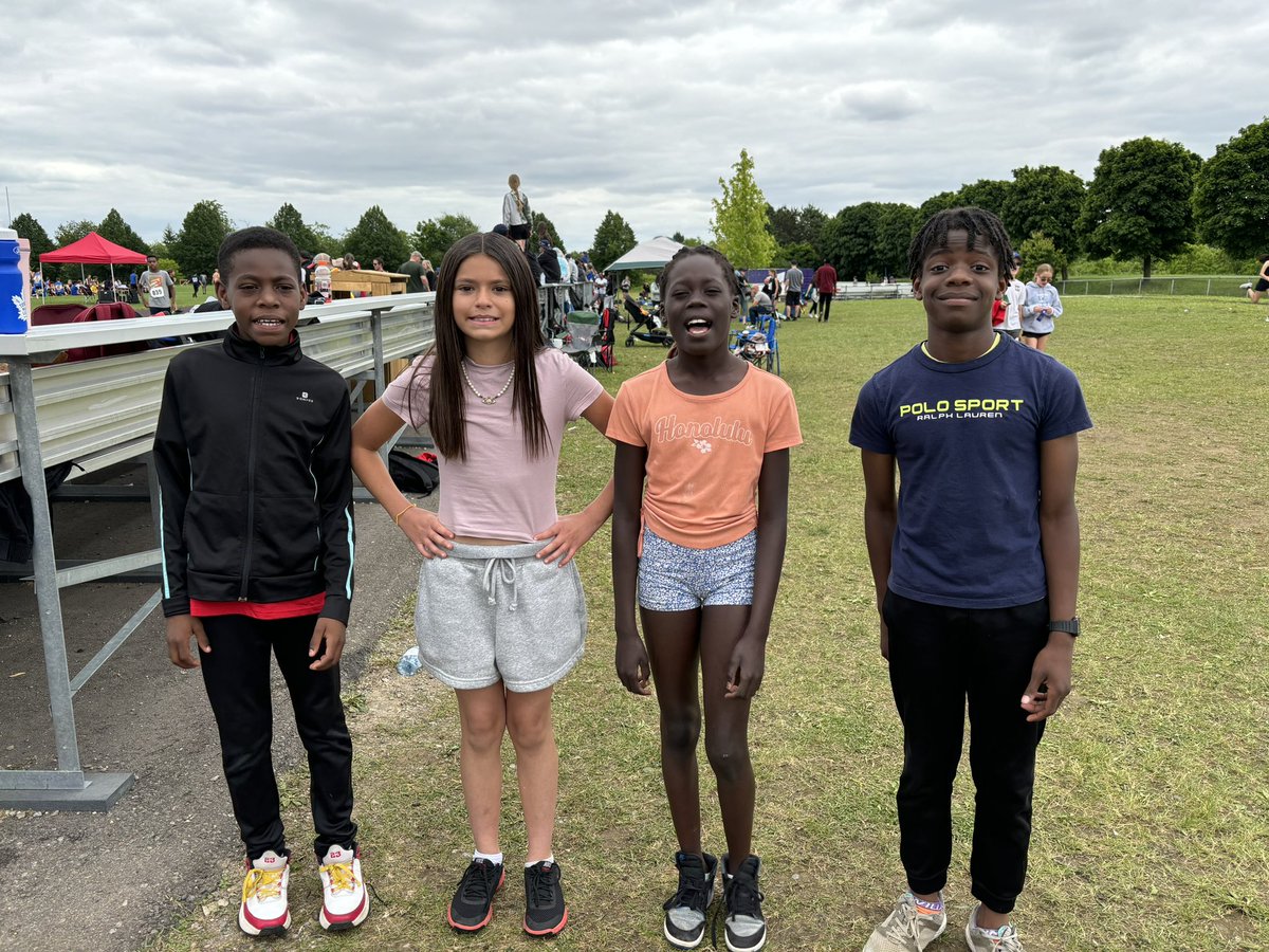 MrsM_Rocco's tweet photo. What an INCREDIBLE day at our Regional Track and Field Meet! Our CO-ED Relay Teams placed 1st and 3rd, and our Senior Boys placed 3rd! 🥇 🥉 All of our @MonsignorHaller athletes shone SO BRIGHT ✨ WAY TO GO HAWKS!! 🦅 @WaterlooCDSB https://t.co/px14vw4GxB