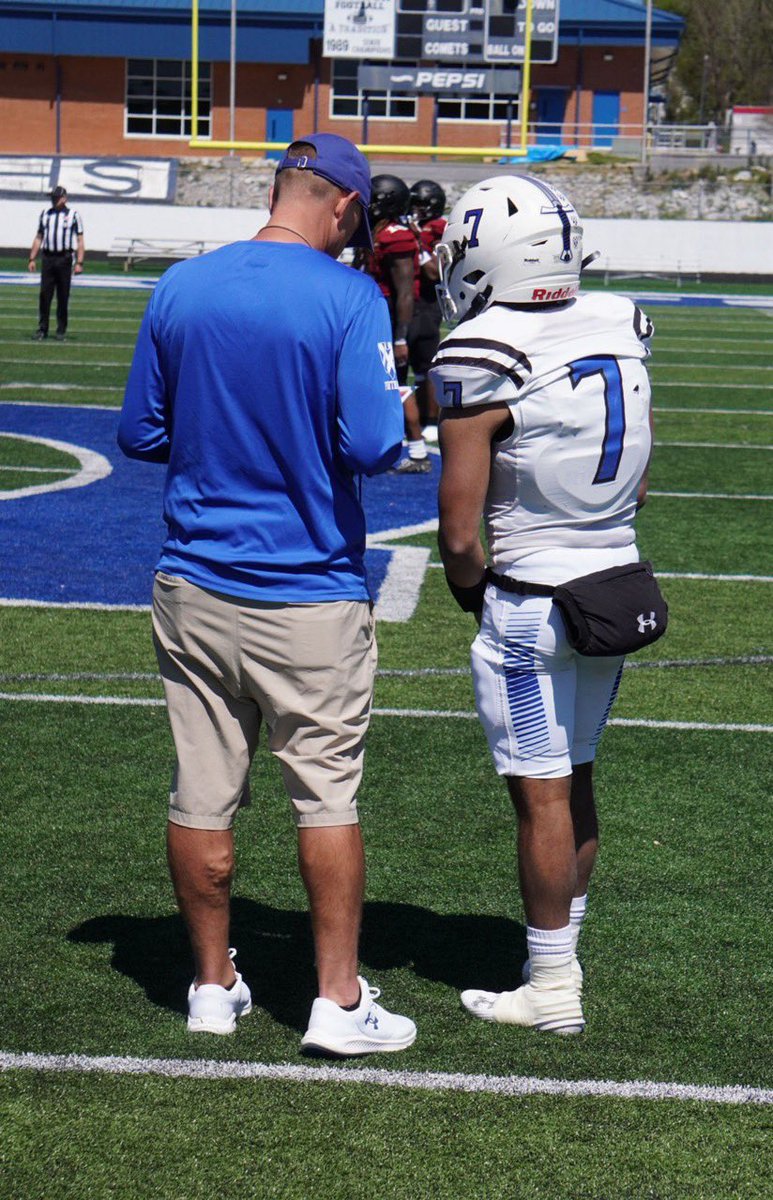 StAndrewsFB's tweet photo. Offensive Coordinator @gregfow13102498 and QB @DylanObanks conduct an after action review of a play during the Knights Spring scrimmage at Shaw U. Coaching, mentoring, learning and playing ball! #knightscreed #groundfloorconstruction https://t.co/bRZ0voXTfS