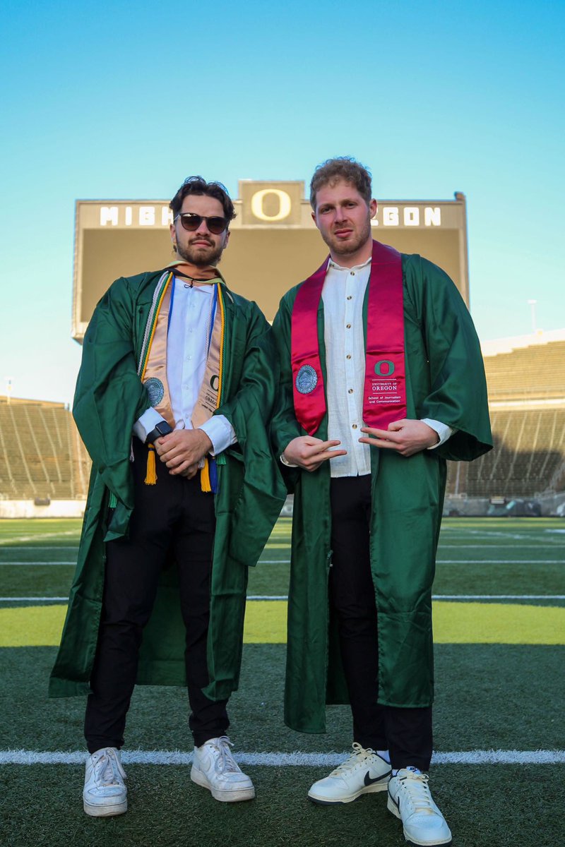 uoregon's tweet photo. Ready to soar. 🎓🦆

We are so excited to celebrate the Class of 2024 at commencement next week!👏

#DuckGrad24 https://t.co/FyqWrJUiuk
