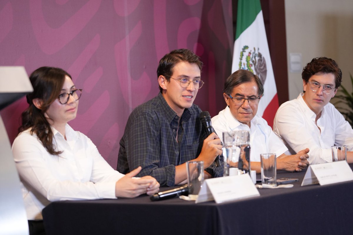carlosbritolav's tweet photo. ¡Estamos de #estreno! A partir de este viernes a las 18:00 les invitamos a ver el programa “Para no olvidar”, hecho en alianza con el @INEHRM, donde historiadoras, politólogas e internacionalistas nos ayudarán a comprender todo lo que pasa hoy en nuestro país desde un análisis histórico que nos da una nueva mirada.