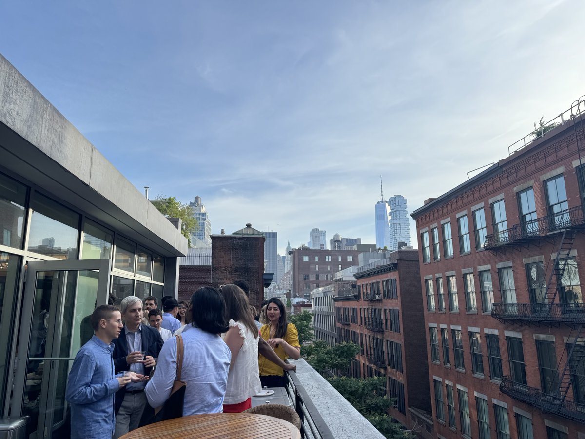 ComcastVentures's tweet photo. From shaking and mixing with the early-stage #founder &amp; #VC ecosystem in Soho to reconnecting with the #Breezin crew on Pier 66, we had a blast cohosting #NYTechWeek!

Big thanks to our partners: @everywhereVC @eniacVC @hellotvc @axiom_space @fouracresVC @brexHQ @StruckCapital! https://t.co/VCRUkj7akj