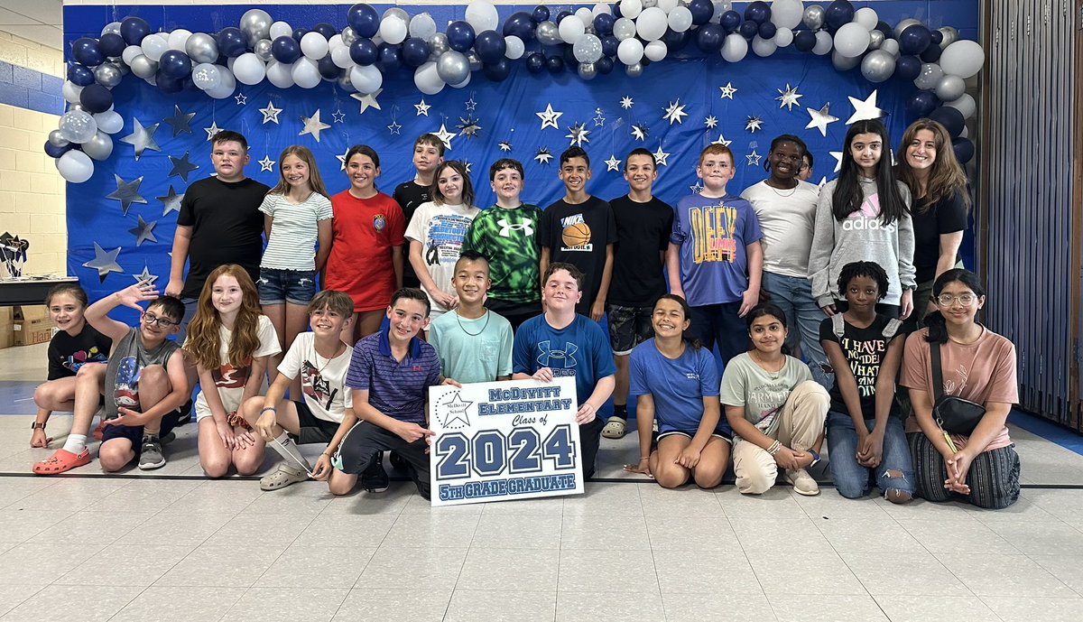 A day all about celebrating the 5th graders <a href="/McDivittSchool/">Laurie Coletti</a> 💙⭐️💙