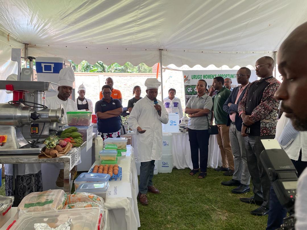 BamuJean's tweet photo. On the Kayonza District’s initiative, Gato Gahoraho has today demonstrated various easy ASF preparation ways, including grinded meat—especially for the kids who are unable (or just unwilling) to chew whole meat. Kudos to 
@KayonzaDistrict, @OroraWihaze &amp; @RICA once again. https://t.co/CiVPdb7lP8