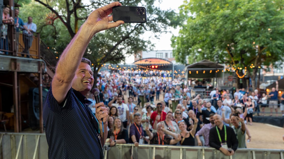 Q2_Software's tweet photo. Ain't no party like a Q2 party! 🤠
We hosted the #Q2CONNECT Client Appreciation Party at the iconic Austin location, @StubbsAustin. 🎉 Attendees enjoyed Texas traditions, including live music, authentic Austin cuisine, t-shirt-making stations, and much more!
#CONNECT24 https://t.co/4YeS5Xpz6t