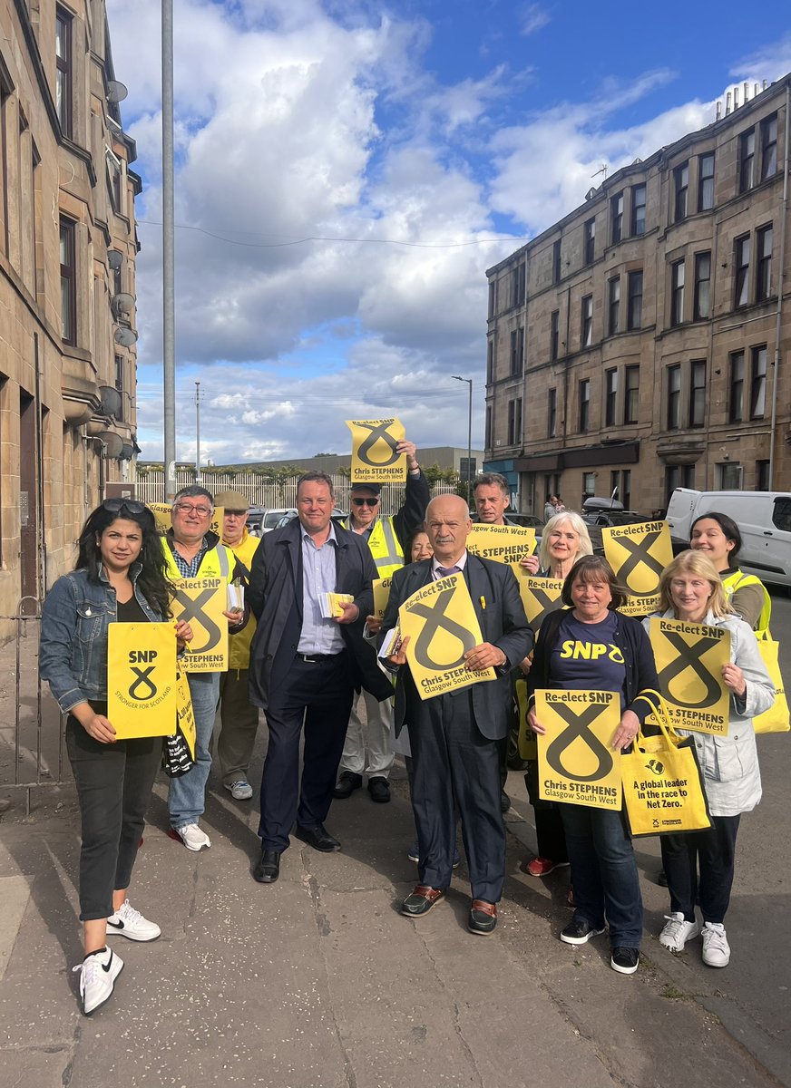 RozaSalih's tweet photo. A big team out this evening door knocking in Govan for our great candidate @ChrisStephens @GSW_SNP 
 
On 4th July vote #SNP for Scotland’s voice to be heard &amp; respected as a country of its own rights to achieve independence. SNP is the only party can achieve this goal. https://t.co/XpAab114j2