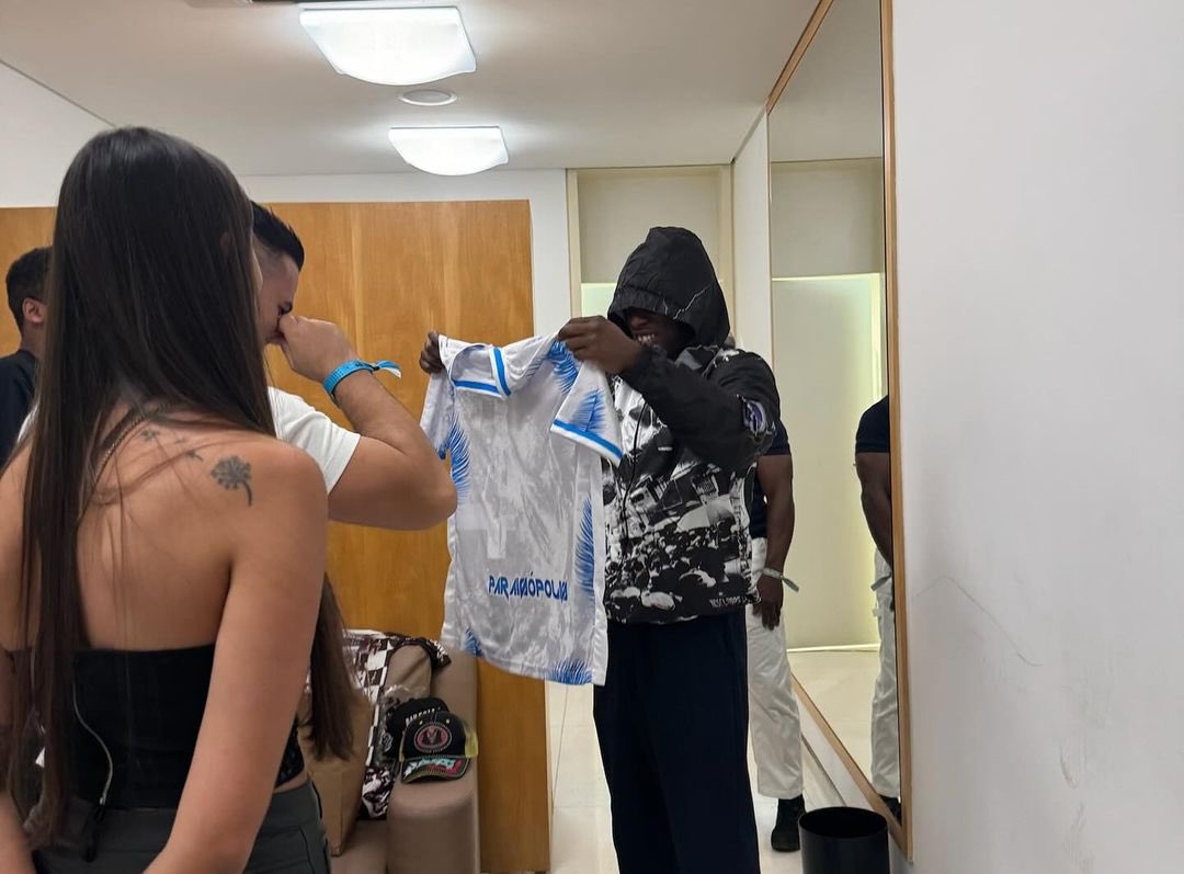 DanielCaesarBR's tweet photo. 📲 Daniel Caesar publicou no Instagram: "Peterborough —> São Paulo".  [3] https://t.co/7htZcRVVFk