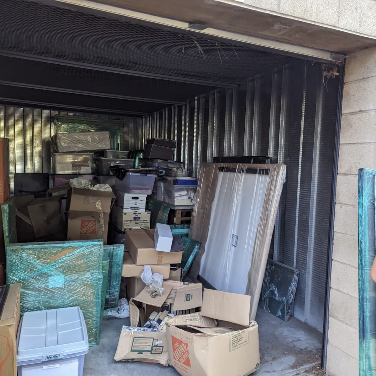 Haulbrosjunk's tweet image. Clear out the old and welcome the new with our expert junk removal services. 🌿🏡 #WelcomeNew #ClutterFreeHome