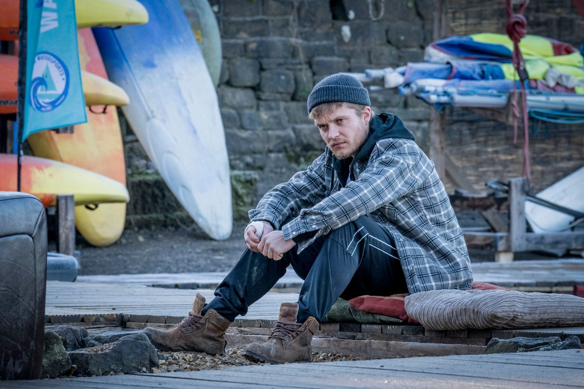 Jenna Coleman and Tom Glynn-Carney in new look at #TheJetty detective thriller

(Source: Firebird Pictures, Ben Blackall)

Read more: radiotimes.com/tv/drama/jenna…