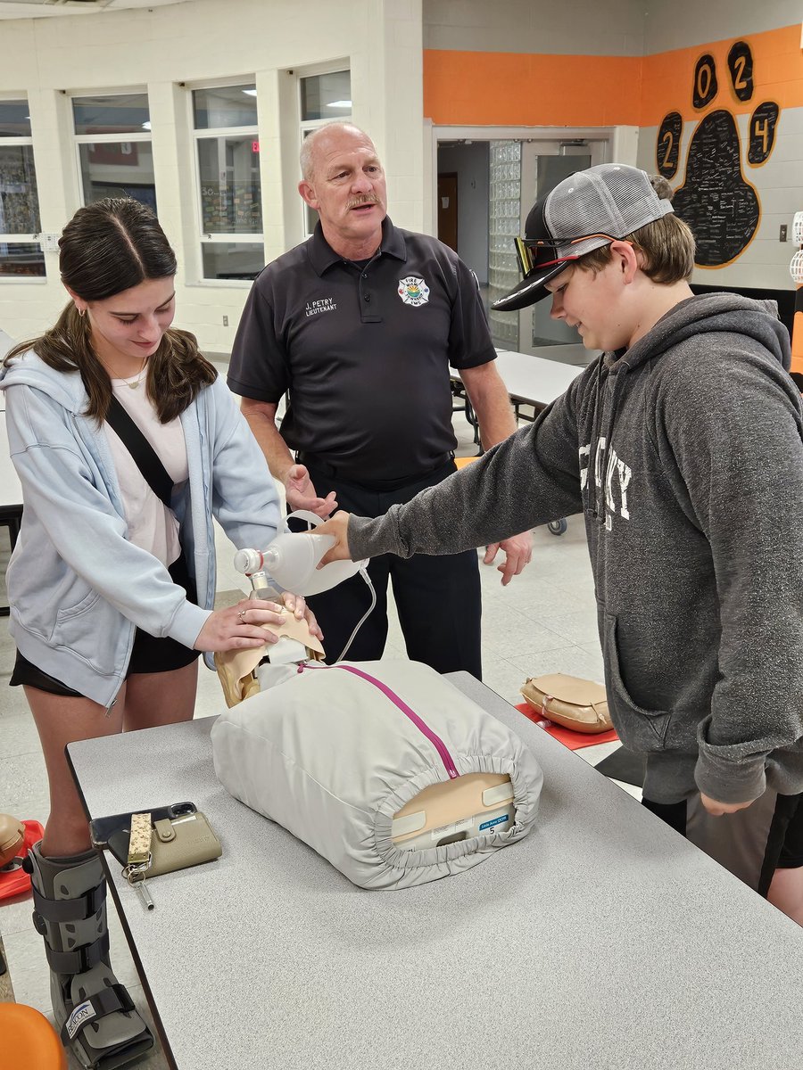 Day one of Emergency Medicine 101 was awesome! Many thanks to Division Chief Stoffolano and Lieutenant Petry for leading us through life-saving skills training. Check back tomorrow for photos from the on-site portions at <a href="/MiamiTwpFD/">MiamiTwp FireEMS</a> and <a href="/ChristHospital/">The Christ Hospital Health Network</a>! <a href="/LovelandTigers/">Loveland Tigers</a>
1/2