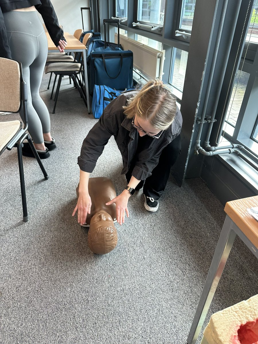 MissDodd16's tweet image. Thank you @milliestrust for our amazing Paediatric  First Aid Training ⛑️ 🩹 #feelingequipped #firstaid #training #cpd #savelives #cpr #blood #childrenphoto #diabetic #meningitis #hypothermia #hypothermia #firstaidcertified #firstaid #support #traineeteacher #insetday @EHU_FOE 👩🏼‍🏫