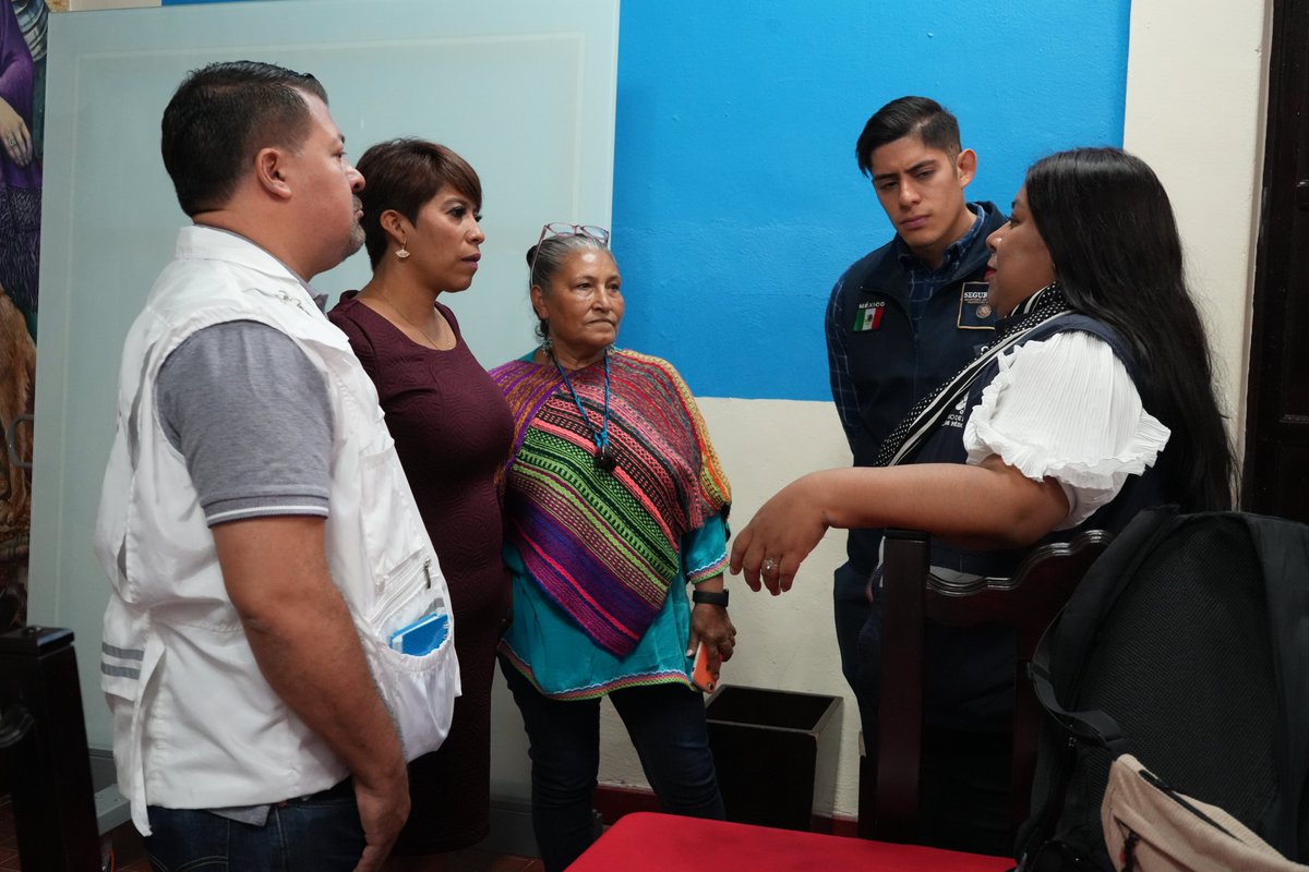BienestarCoyoa's tweet photo. La paz surge de la justicia social y oportunidades para tener una vida digna. Por eso, siguiendo la directriz del presidente @lopezobrador_, trabajamos, con otras instituciones, en Mesas de Coordinación para la Paz para generar las condiciones para tener un Coyoacán más seguro. https://t.co/7CPnU7wRl2