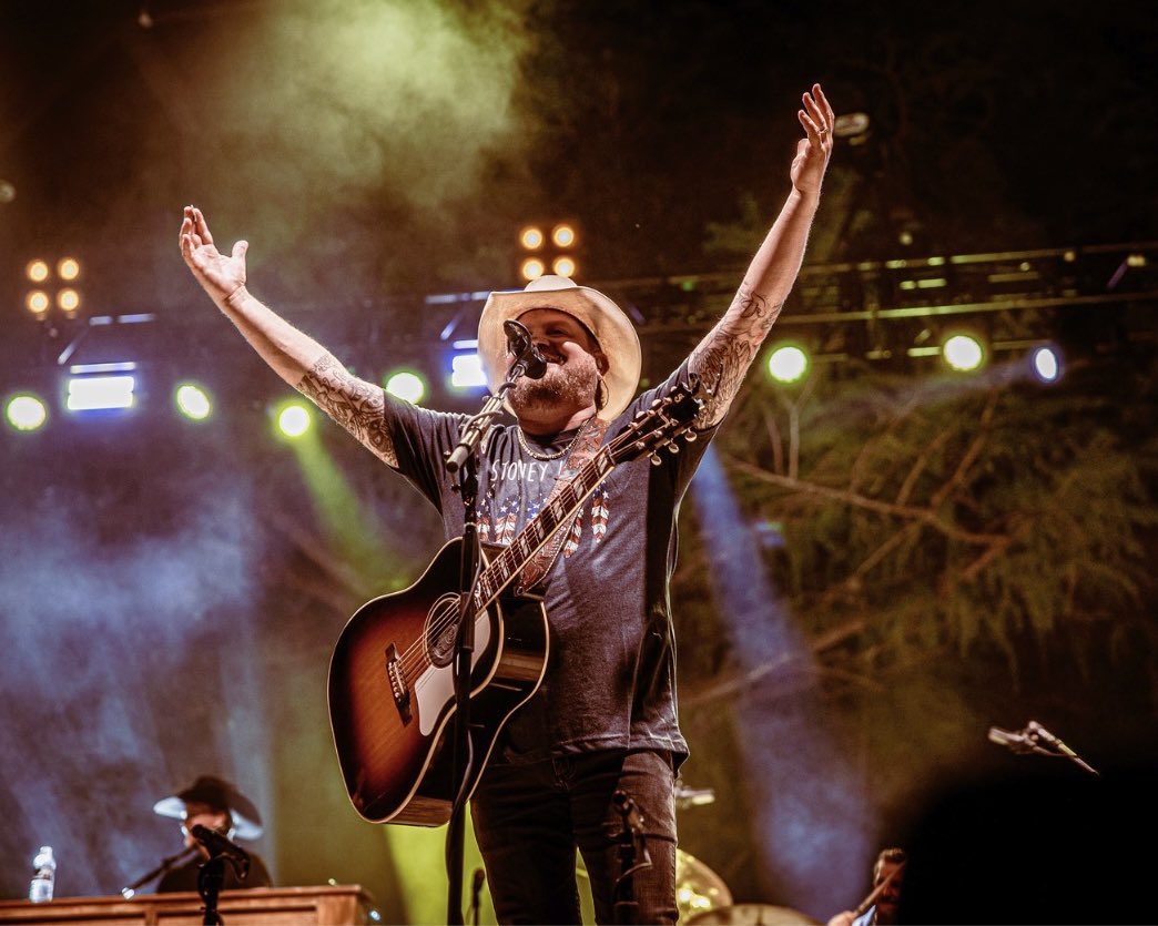 randyrogersband's tweet photo. It’s always a good time at @WhitewaterRocks🤘 Thank y’all for coming out!

📸: @christinafedd https://t.co/NLL1mJhK24