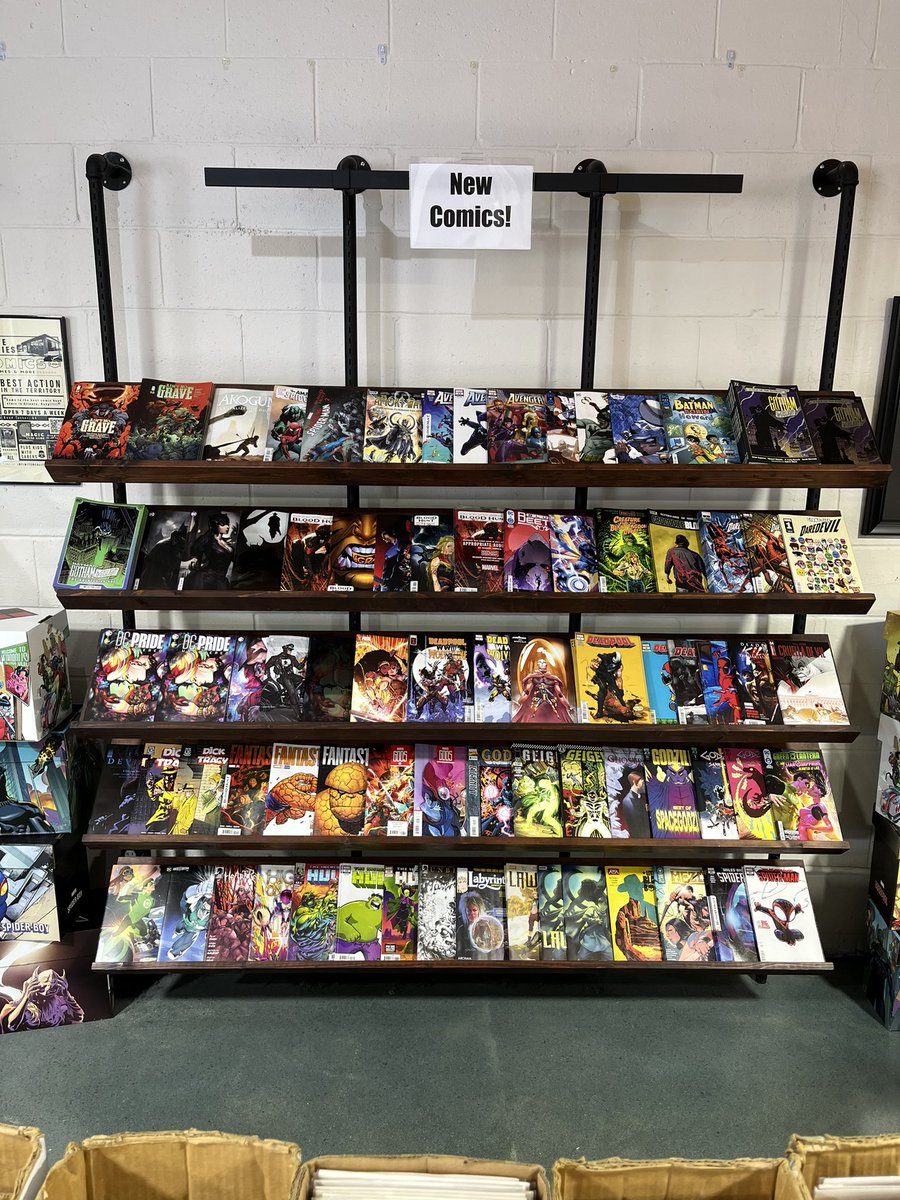 ComicsRealities's tweet photo. Woo hoo! Tomorrow is New Comic Book Day! And what gems do we have waiting? How about a brand new issue of TRANSFORMERS? Oh you want more? Well how about a new installment of Jonathon Hickman’s GODS? You want MORE?!Done! Check out the pics below to see what awesomeness awaits! https://t.co/auHIp8CEur