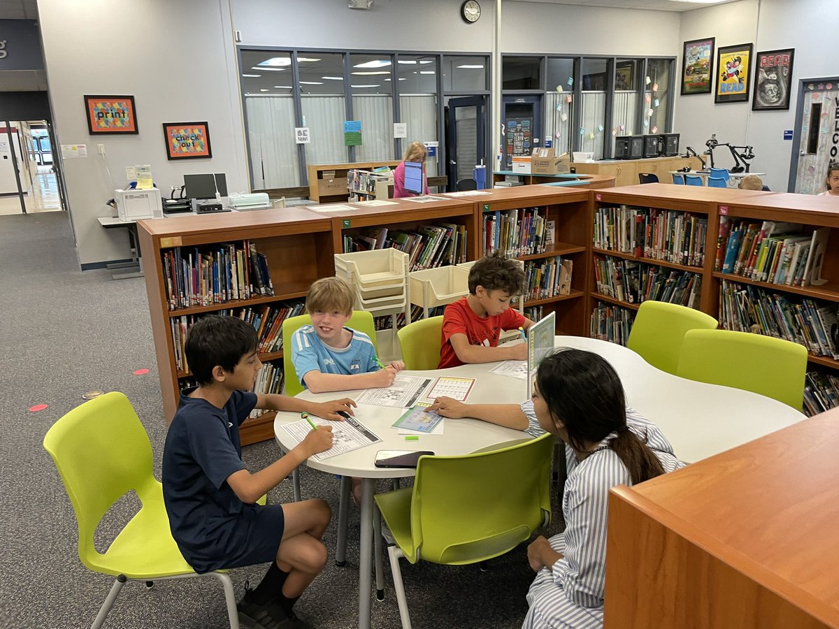 Families worked together to challenge their brains through various puzzle challenges this morning at our first summer series of the summer. Great to see so many families attend!!! #osd135 #libpride