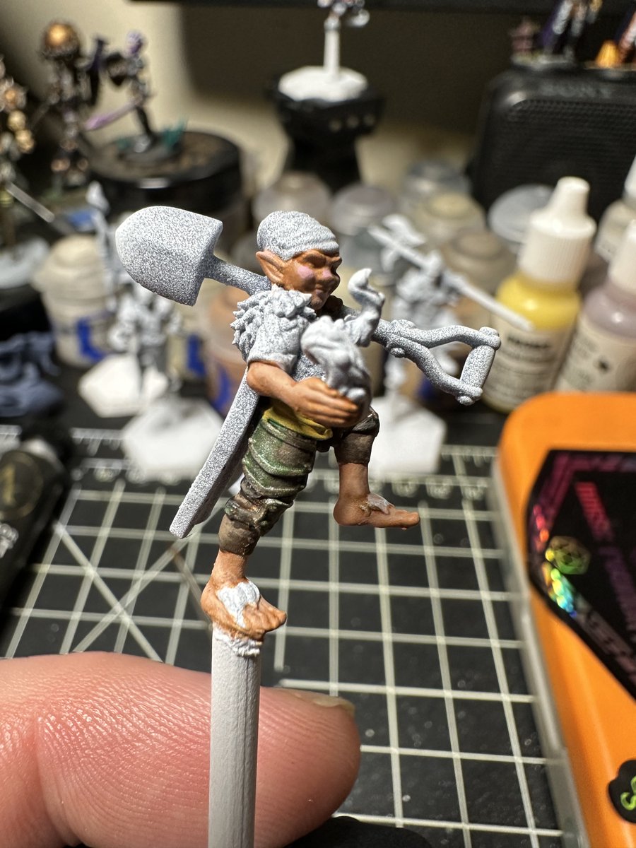 PSchlamazzle's tweet photo. Working on new Community Character Build Gindylo Handlethorn. Join me at https://t.co/RcdMyZpXMG to watch.

#spacemarines #epicencounters #steamforgedgames #miniatures #gamesworkshoppaints #scale75paints #paulyschlamazzle #eldritchfoundry #mymonthlymini https://t.co/AuRkTdmDDu