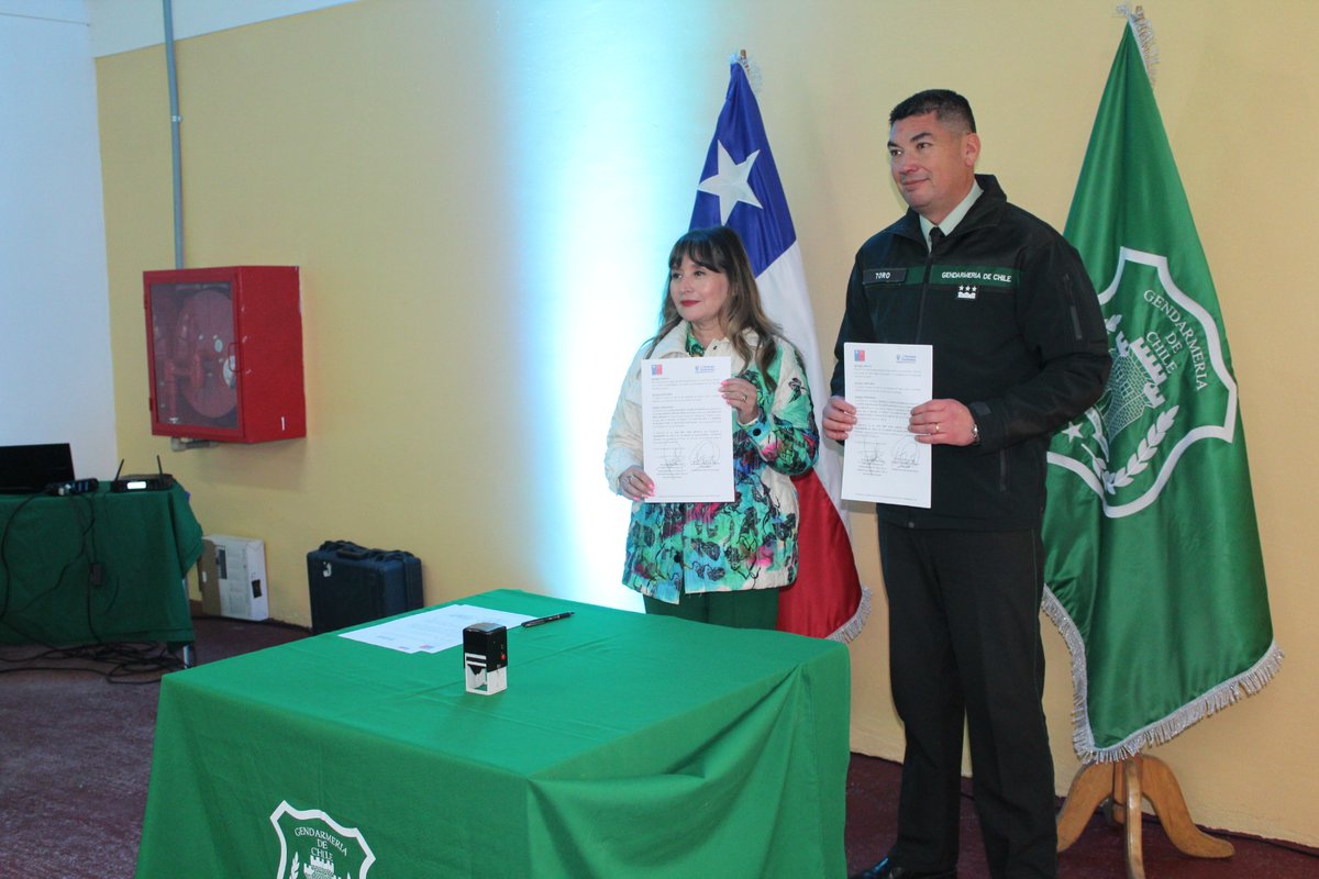 MinjudhMagallan's tweet photo. Seremi @michellepeutat y Director Reg. de @Gendarmeria_CL junto a autoridades regionales, provinciales, comunales y del Poder Judicial inauguran central térmica en C.D.P. de #PuertoNatales, relevante inversión que redunda en el bienestar de 44 gendarmes y 55 privados de libertad. https://t.co/SqFBenUd8P