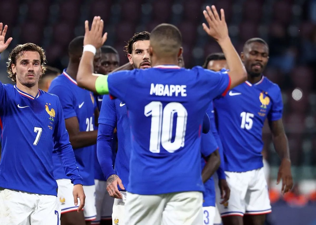 ActuL1_'s tweet photo. 🚨 Chat GPT prédit que la France sera VAINQUEUR de l’Euro 2024 🏆🇫🇷

🥇 Première de son groupe

✅ 3-0 vs République Tchèque 🇨🇿 (1/8)

✅ 2-1 vs Belgique 🇧🇪 (1/4)

✅ 2-1 vs Angleterre 🏴󠁧󠁢󠁥󠁮󠁧󠁿 (1/2)

✅ 2-1 vs Allemagne 🇩🇪 (Finale)

(@FlashscoreFR) https://t.co/TdMIYNVtUH