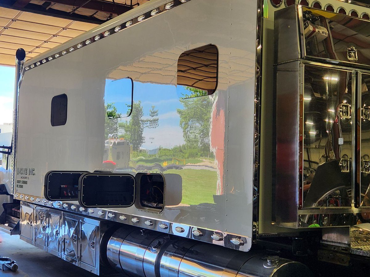 BrunnerIndustr2's tweet photo. Just snapped on a pair of our KW bunk inserts on this ARI sleeper! Call now for your pair! 417-623-2125! #brunnerhasyourback #brunfab #Joplinmo #smallbusinesslove https://t.co/dT7oUBXFC0