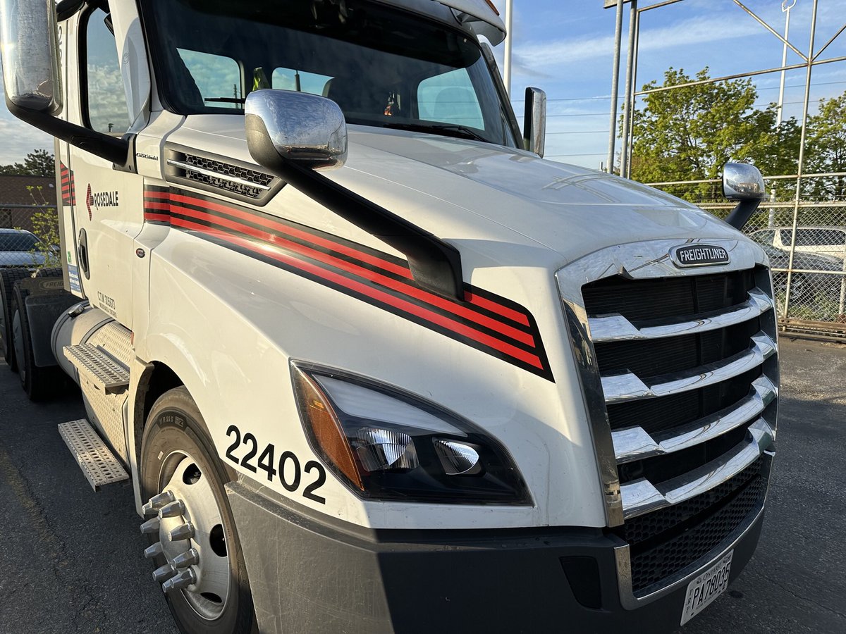 theleadpedal's tweet photo. Just caught this job opening with Rosedale Transport’s Mississauga terminal for a local AZ driver. What a great rate! https://t.co/ErwQeBhFj6 #truckdriverjobs #localwork #trucking @DriveRosedale https://t.co/77kqmK9AEo