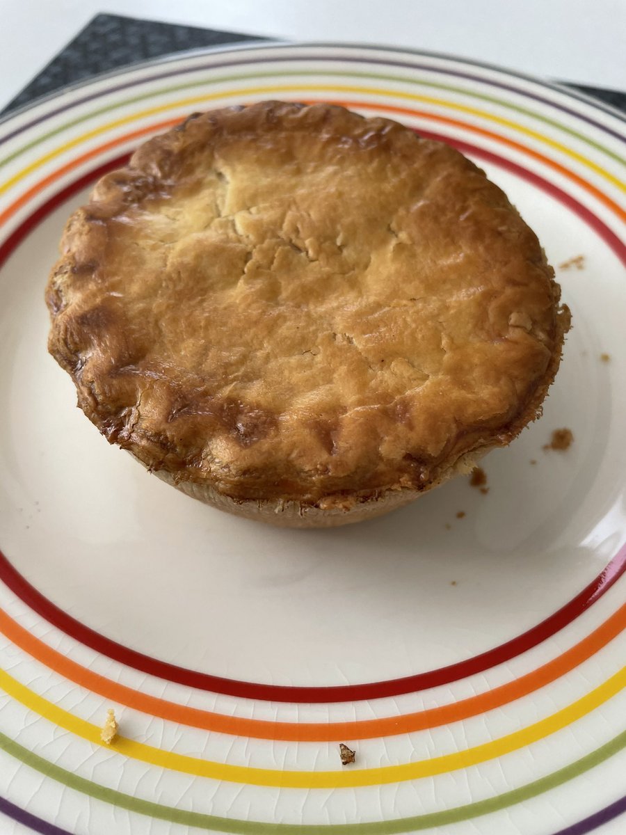 Ha ha, got to hand it to <a href="/BrowningsBakers/">BrowningsTheBakers</a> , they are certainly on the ball with this delivery! My last supper before heading to 🇩🇪 was a mince and tattie pie. 😂 Cheers John, you know how to spoil a lassie! 😂 It was magic BTW, now bring on all the sausage🇩🇪🏴󠁧󠁢󠁳󠁣󠁴󠁿🤪 🍺🍺