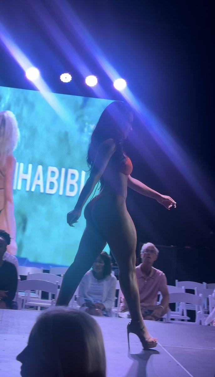 sarayexsunshine's tweet image. i cannot make this up