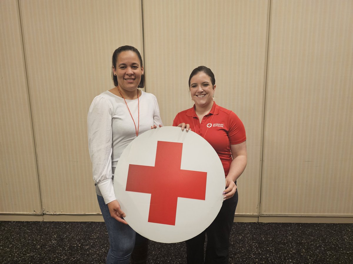 redcrossak's tweet photo. Last week, our Regional Communications Director and her volunteer partner traveled to Leesburg, VA, to attend the One Red Cross Communications Academy. There, the dynamic AK duo developed skills to better prepare for disaster responses back home. 
#ORCCA #BeRedCrossReady https://t.co/rgSY0uEzE3