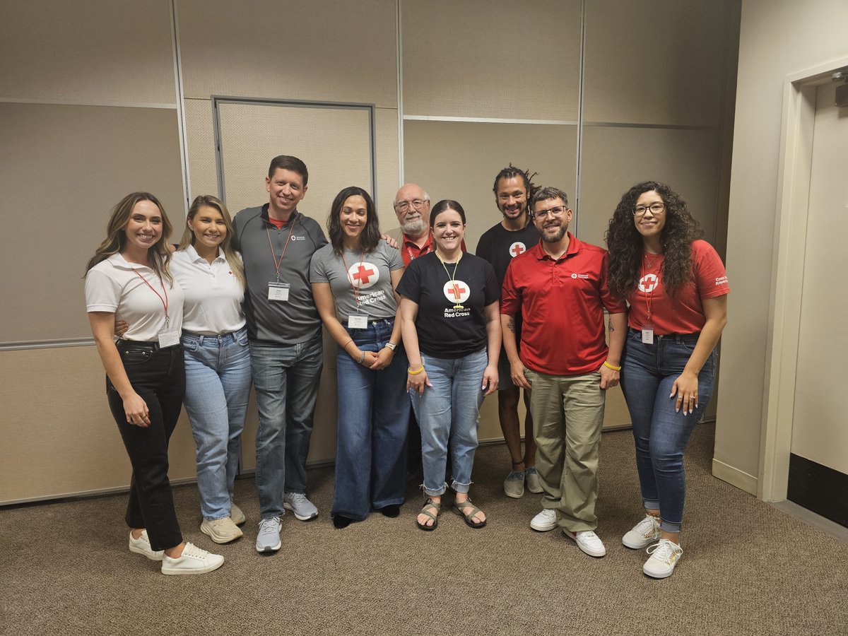redcrossak's tweet photo. Last week, our Regional Communications Director and her volunteer partner traveled to Leesburg, VA, to attend the One Red Cross Communications Academy. There, the dynamic AK duo developed skills to better prepare for disaster responses back home. 
#ORCCA #BeRedCrossReady https://t.co/rgSY0uEzE3