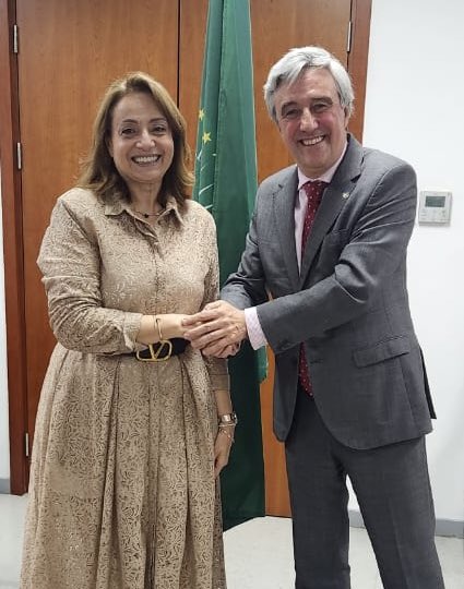 HEDrAbouZeid's tweet photo. Welcomed @EUtoAU Amb Javier NIÑO PÉREZ & team. We discussed @IED @_AfricanUnion vision & priorities in #transport #energy & #digitalisation as well as ways to strengthen our already excellent partnership @AfricaEUEnergy @auagenda2063 @PIDA_Africa #AFSEM #PRIDA https://t.co/iK3vWG3dXi