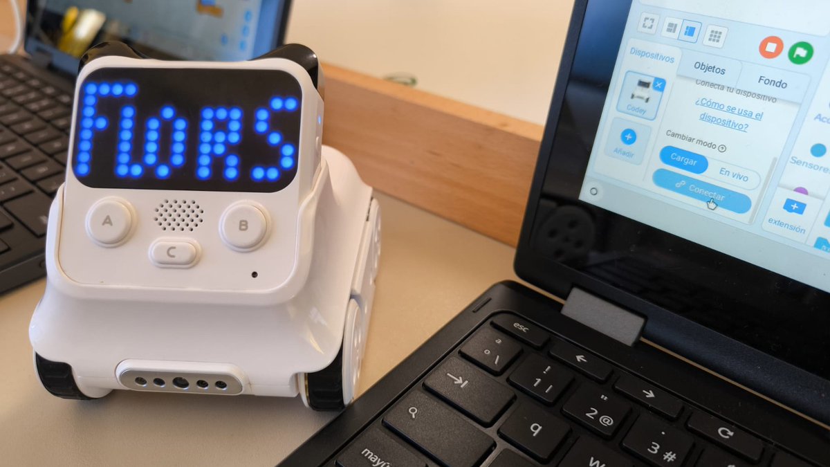 Fund_Flors's tweet photo. L'associació #VilaTEA ens acompanyarà dimecres amb una xarrada adreçada a alumnat de 3r i 4t de Primària. El curs durem a terme un projecte de robòtica anomenat #RoboTEA que uneix un dels pilars del nostre projecte educatiu amb l'aprenentatge servei i la cura de la salut mental. https://t.co/Yh25MiSuWR
