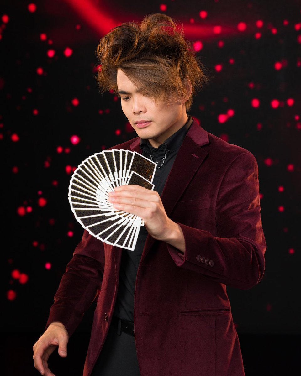 Experience the impossible with Shin Lim's LIMITLESS, where every shuffle, flick, and flourish of the cards unveils a realm of unparalleled magic.

Tickets – casino.hardrock.com/las-vegas/ente…